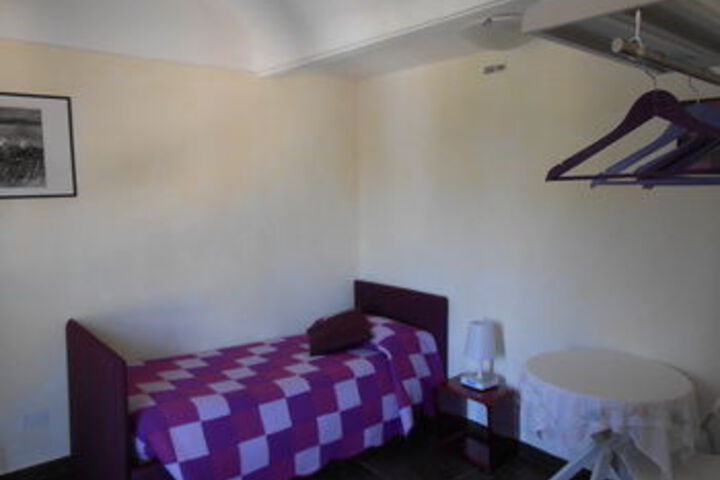 Room 8 of 33