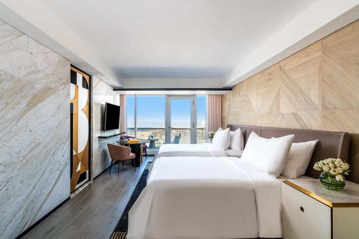 Room 43 of 126