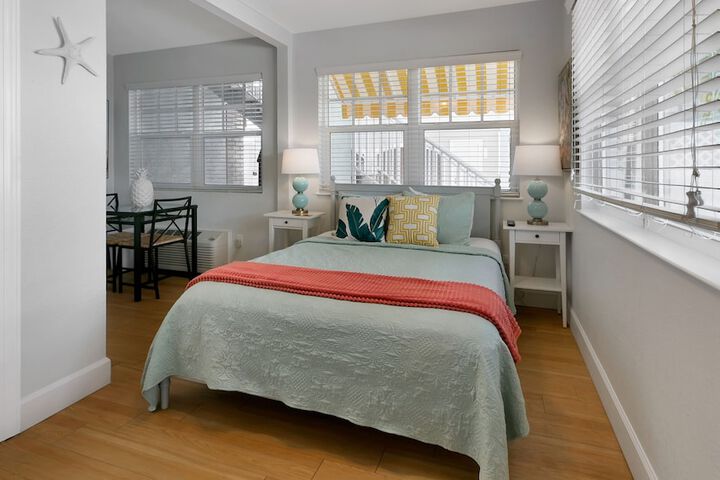 Room 20 of 158