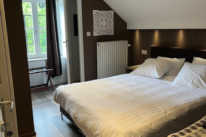 Room 4 of 39