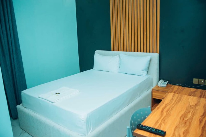 Room 2 of 22