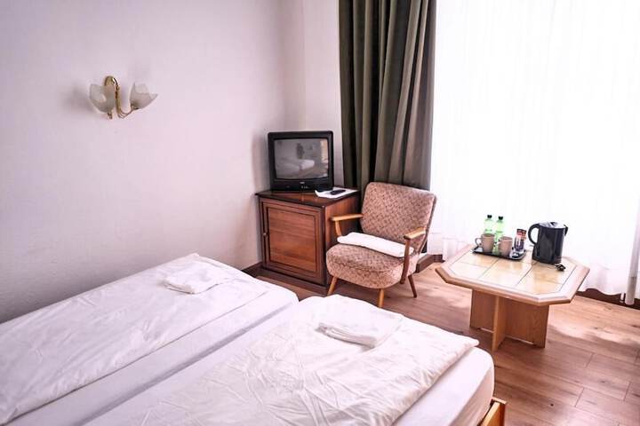 Room 34 of 66