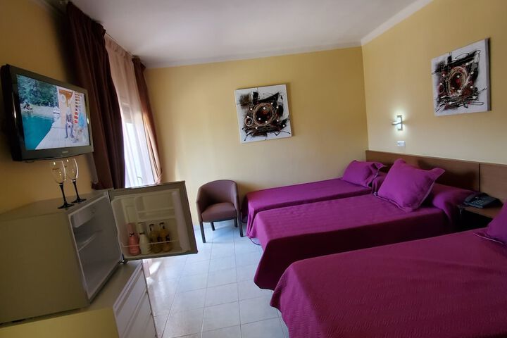 Room 5 of 34