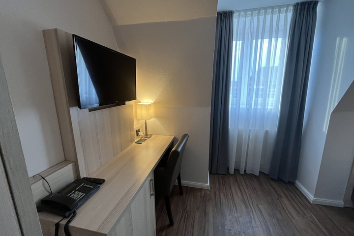 Room 56 of 92