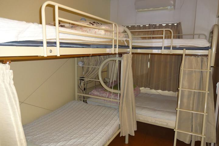 Room 11 of 49