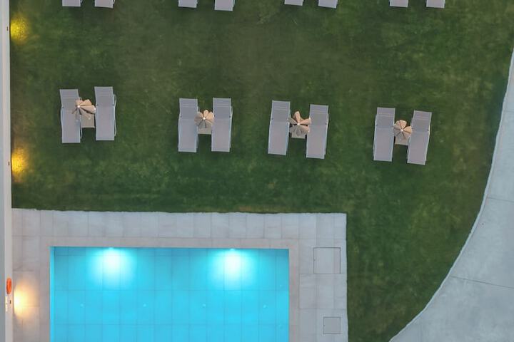 Hotel 37 of 38