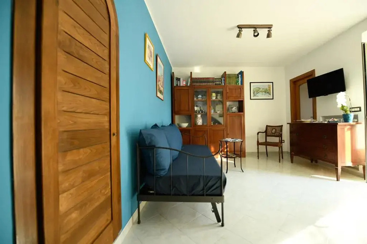 Room 6 of 15