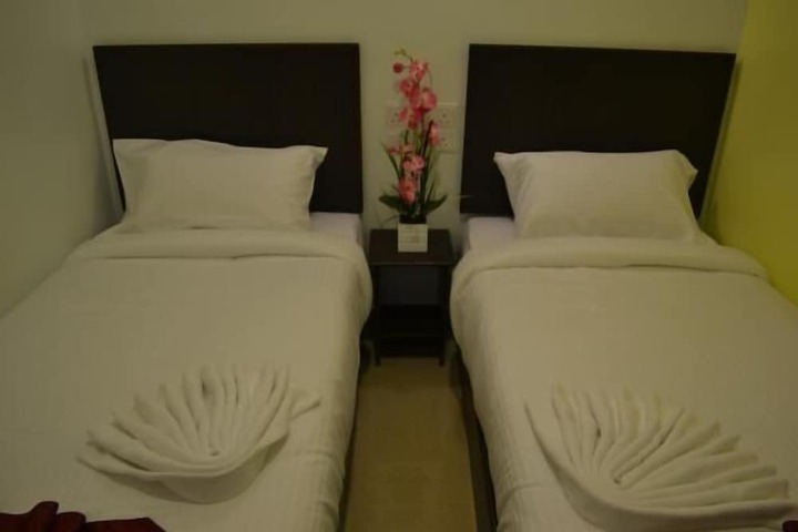 Room 19 of 32
