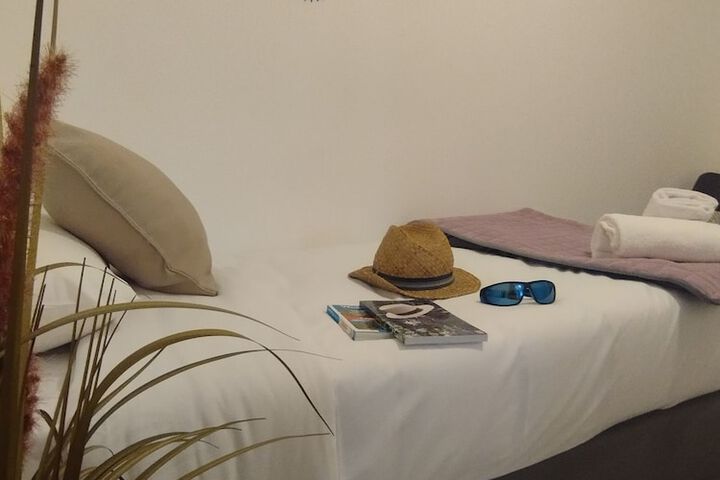 Room 32 of 94