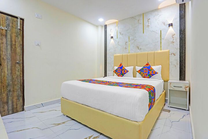 Room 8 of 28