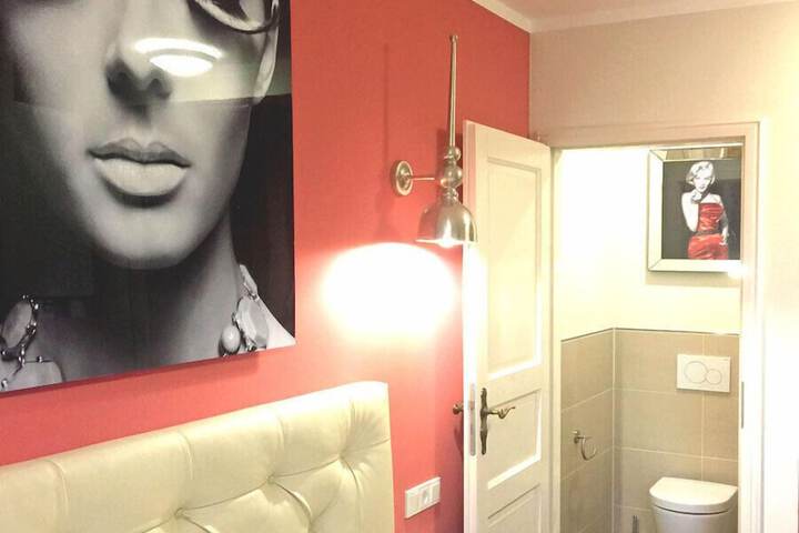 Room 15 of 40
