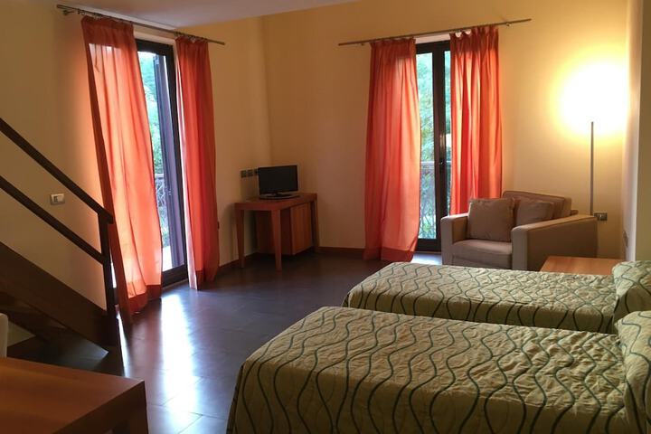 Room 17 of 52