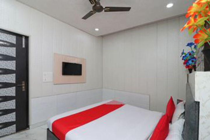 Room 17 of 25