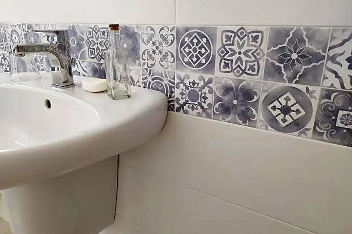 Room 8 of 15