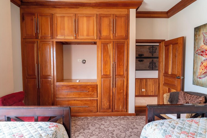 Room 238 of 927