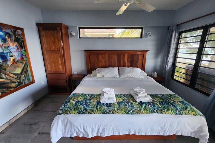 Room 38 of 223