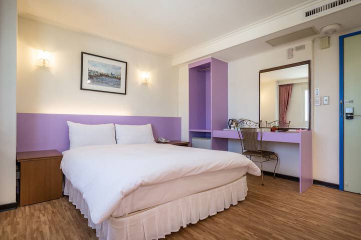 Room 7 of 48