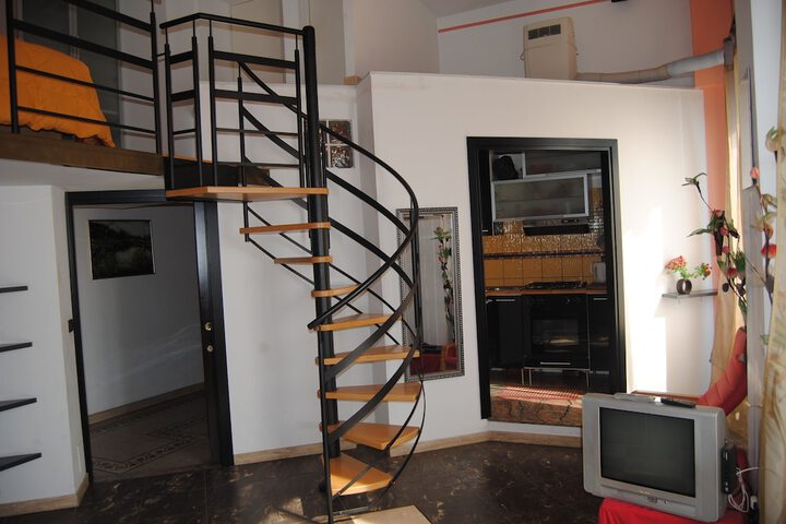 Room 16 of 37
