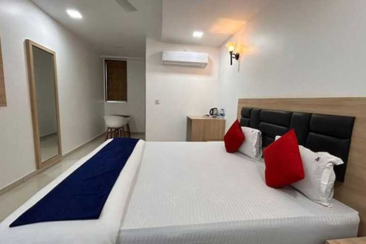 Room 13 of 31
