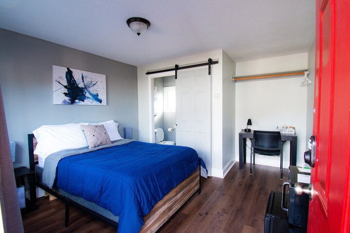 Standard Room, King or Two Doubles (14 of 30)