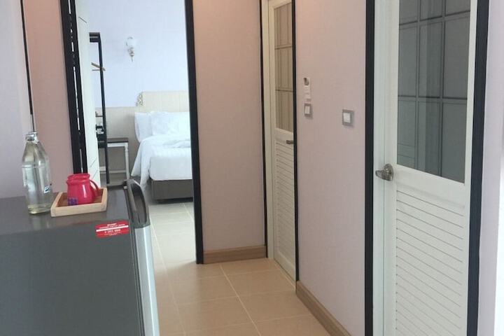 Room 16 of 32
