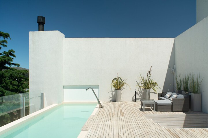 Pool 13 of 29