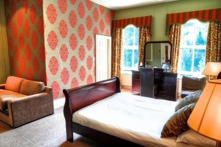 Room 10 of 56
