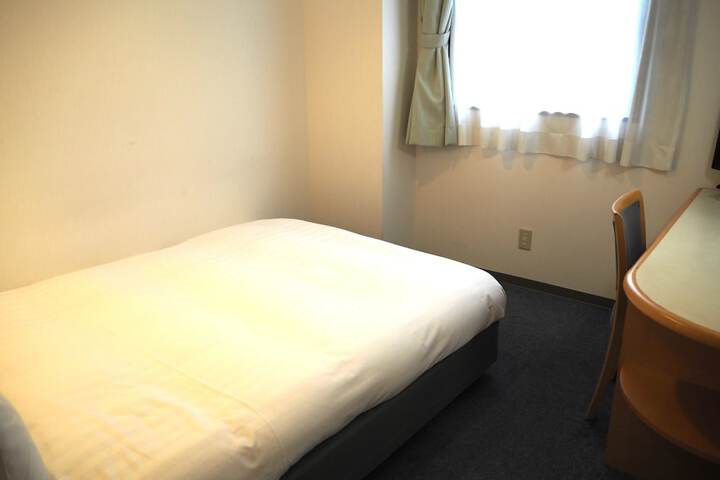 Room 5 of 31