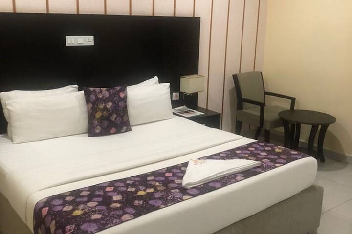 Room 15 of 53