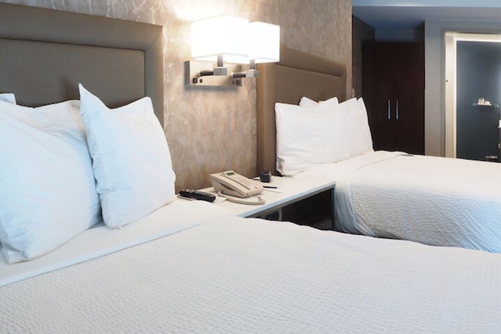 2 Double Beds (18 of 21)