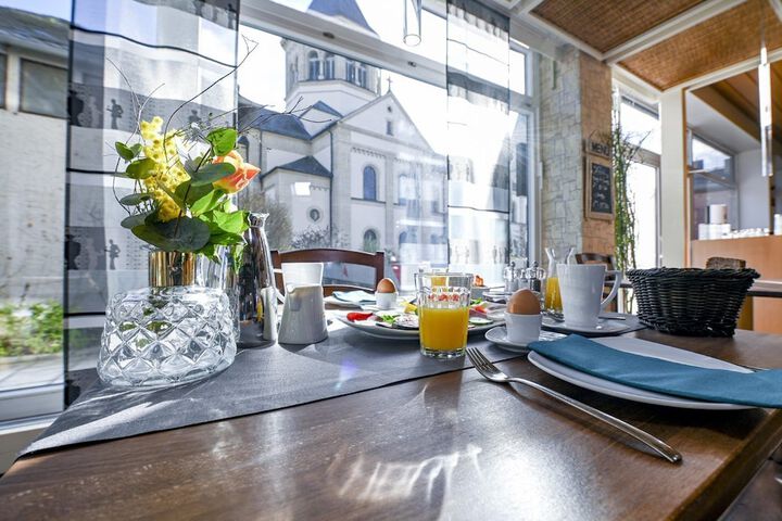 Breakfast/Coffee Service 17 of 44