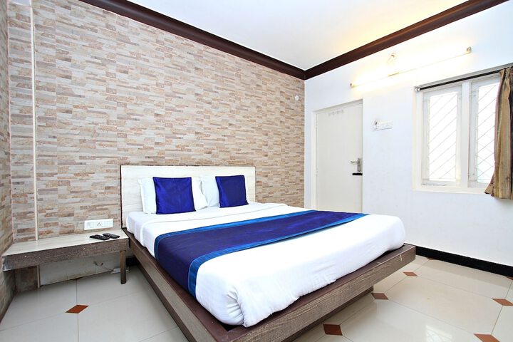 Room 9 of 21