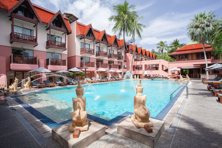 Hotel Pool