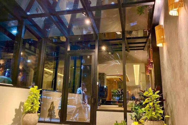 Hotel 99 of 100