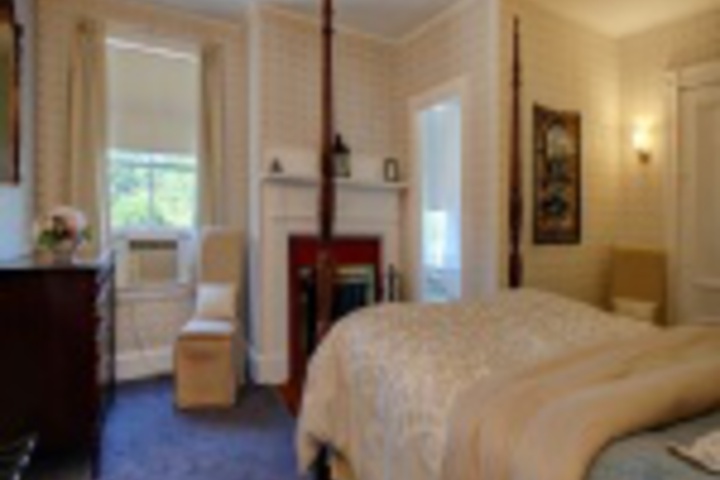 Room 49 of 408