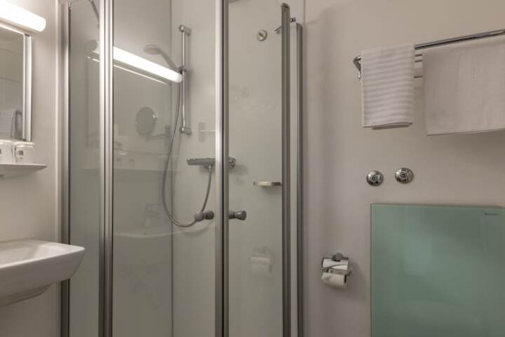 Room 20 of 42
