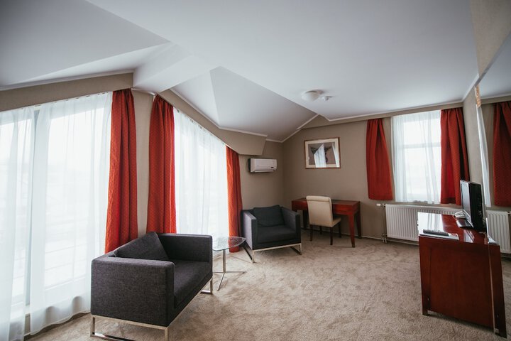 Room 23 of 68