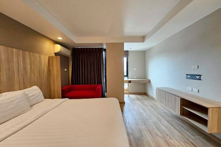 Room 34 of 94