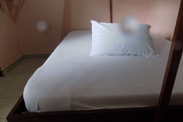 Room 12 of 43