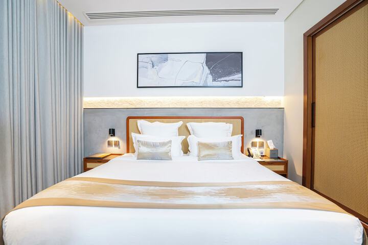 Room 10 of 40