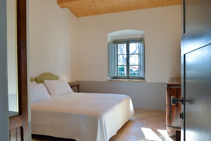 Room 3 of 50