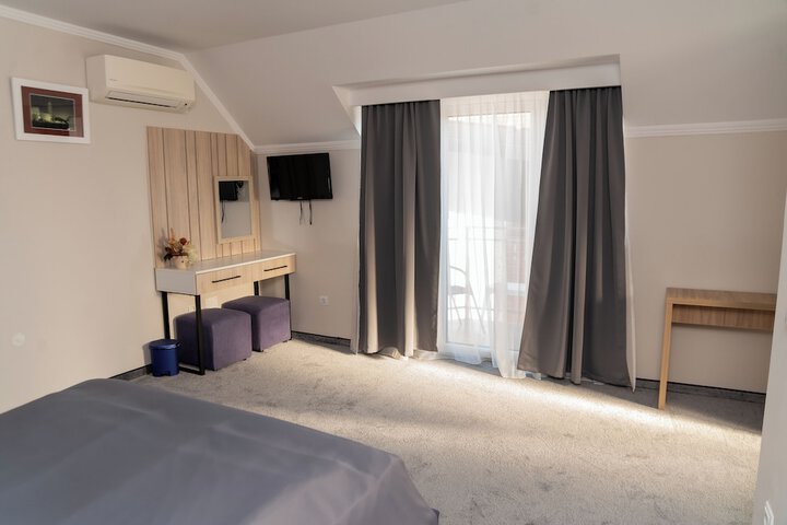 Room 5 of 54