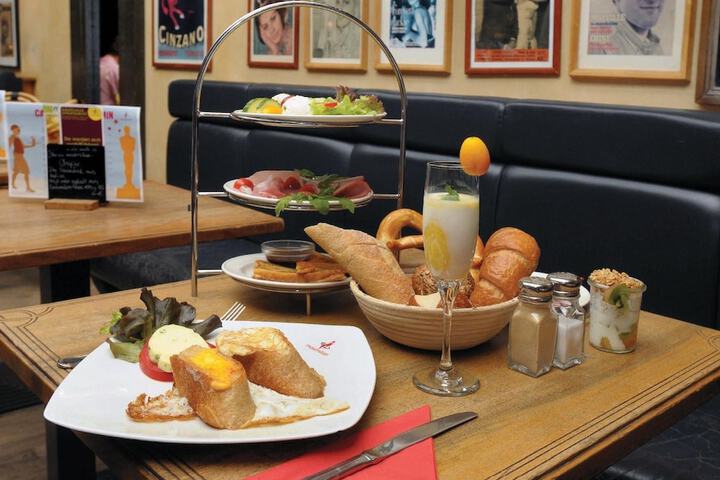 Breakfast/Coffee Service 29 of 32