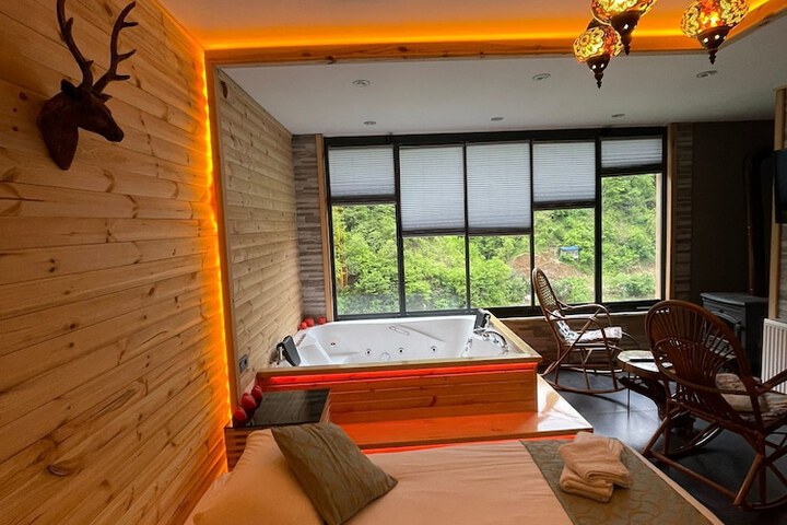 Room 4 of 89