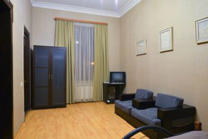 Room 9 of 20