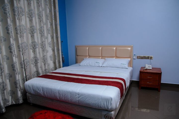 Room 6 of 23