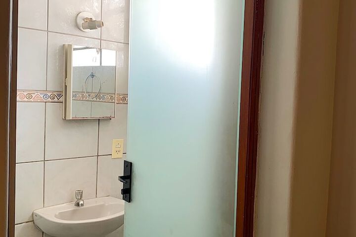Room 23 of 32