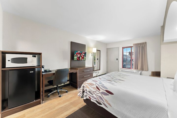 Room 14 of 37