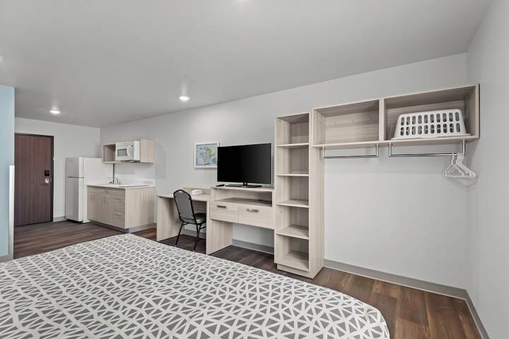 Room 14 of 25