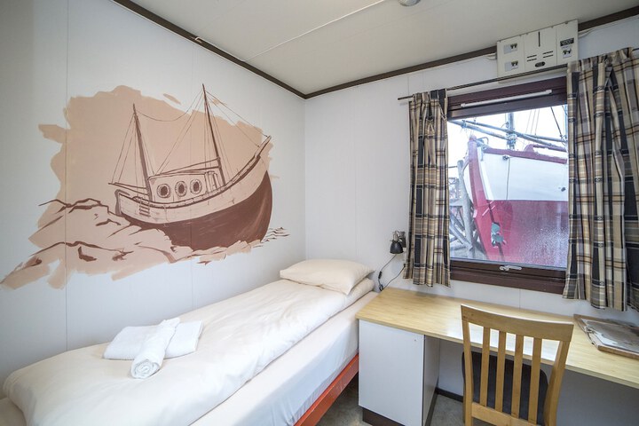 Room 6 of 56